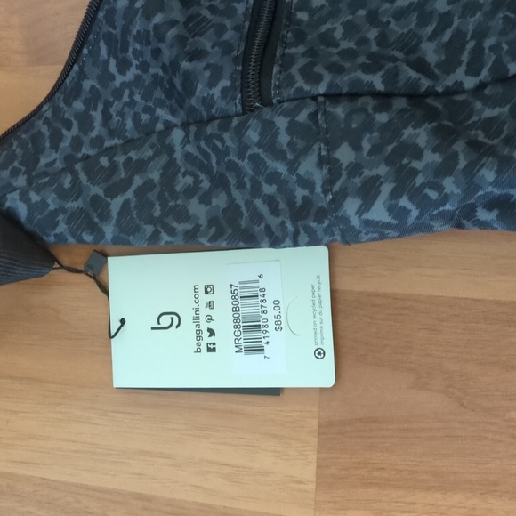 Baggallini Black Leopard Crossbody Bag - Picture 2 of 16